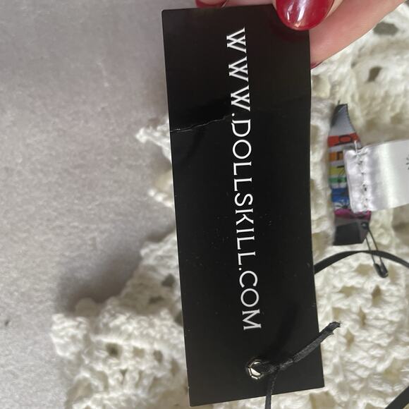 Delias Crochet Halter Top Women XXS White Floral Embroiderd Dolls Kill Festival - Picture 8 of 8